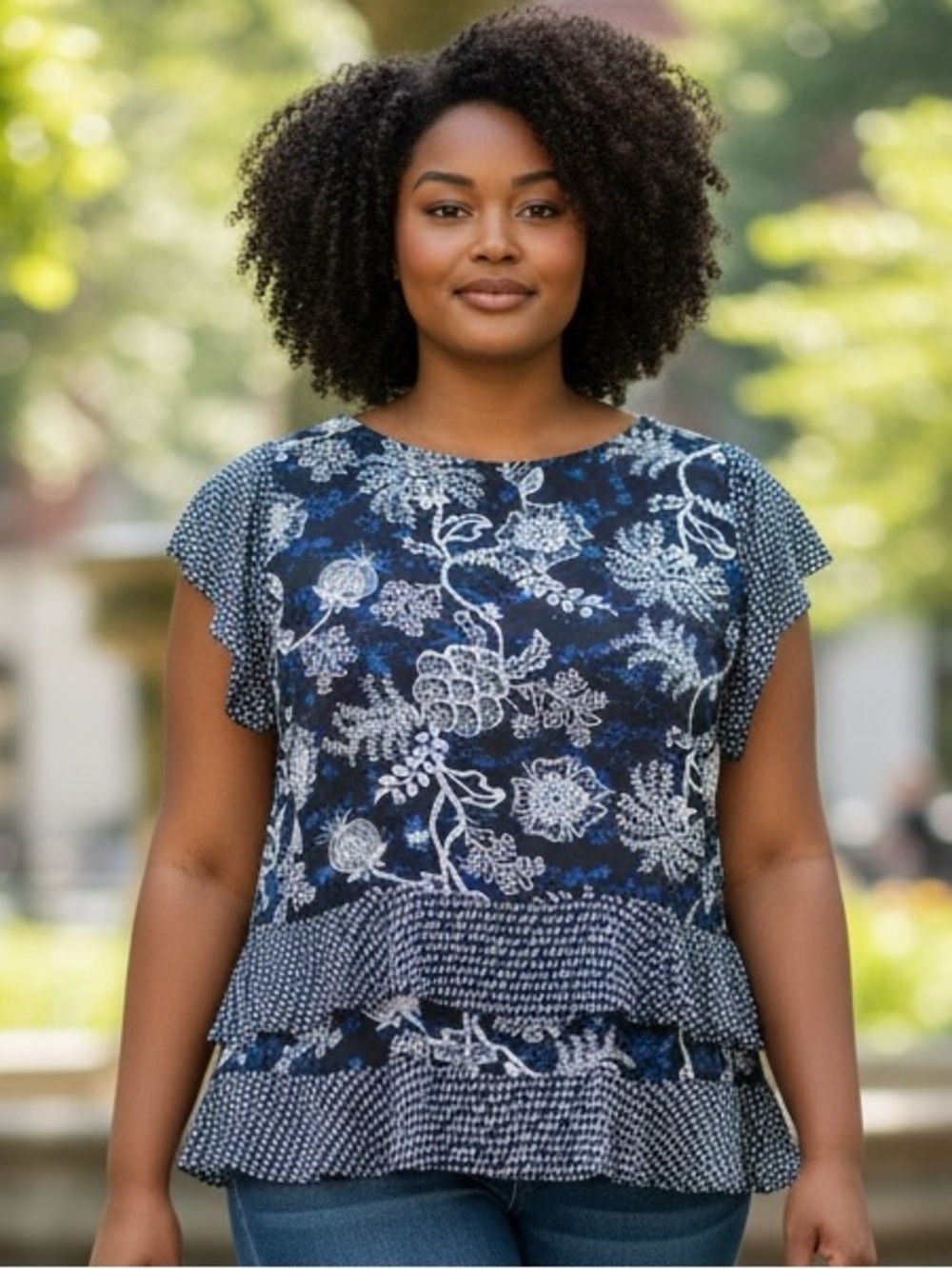 CAbi Navy Blue & White Floral Flutter-Sleeve Tiered Top Size Large